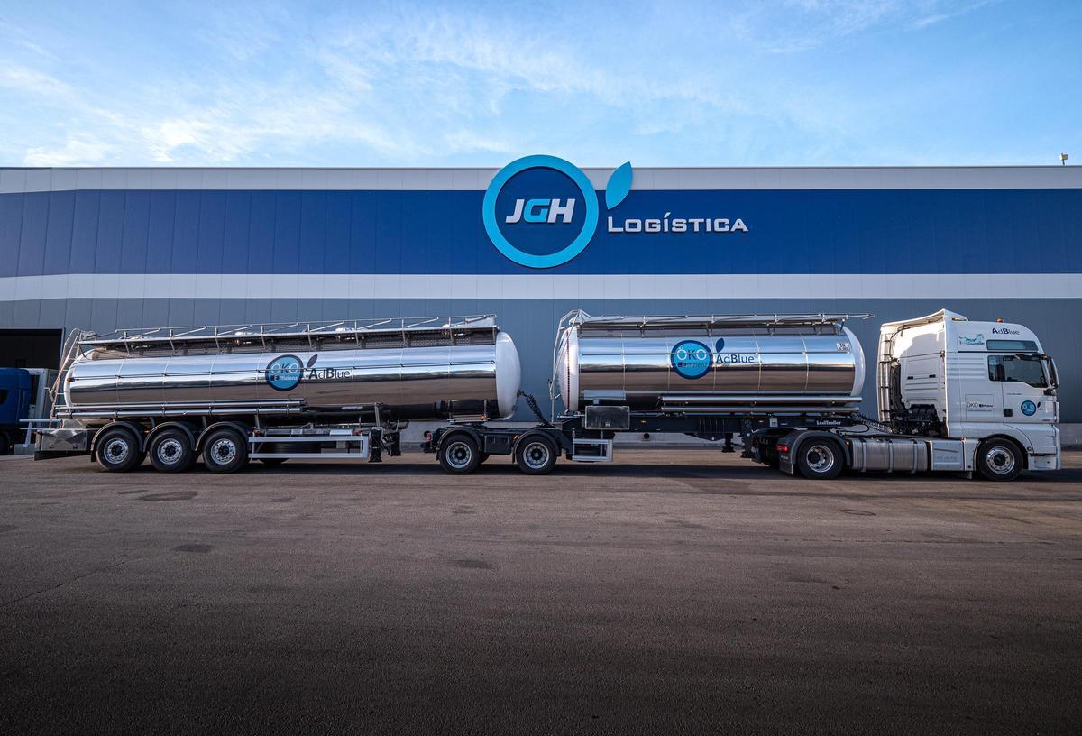 JGH Logística cuenta con una flota de más de 200 vehículos destinados al transporte de líquidos o sólidos a granel y paletizados.