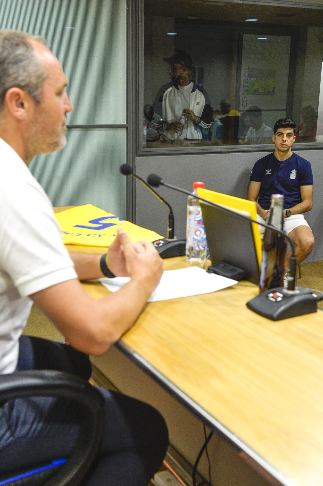 Presentación de Clemente como nuevo jugador de la UD Las Palmas