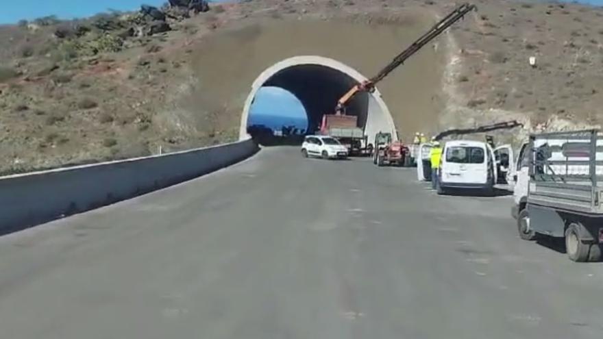 Un paseo por los trabajos de la carretera de La Aldea