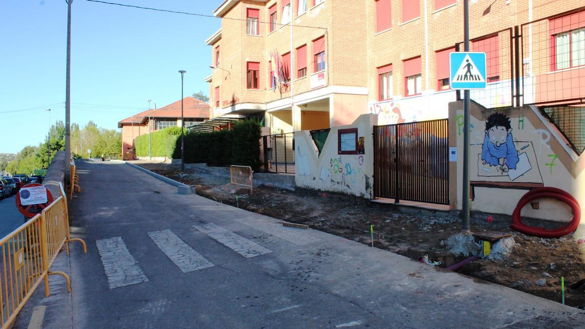 Obras en el entorno del colegio Obispo Nieto.