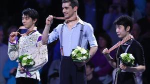 Javier Fernandez, con la medalla de oro.