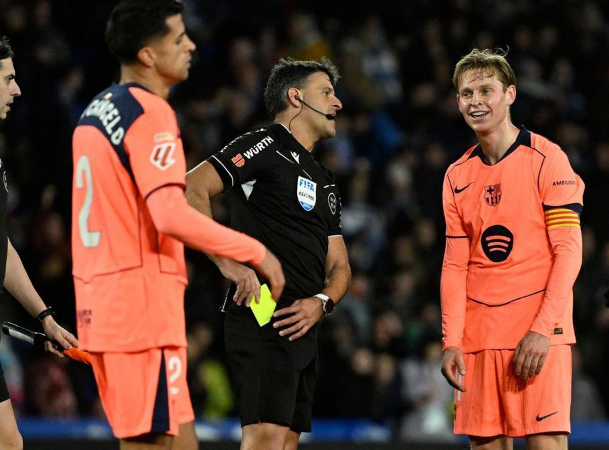 De Jong lidera la frustració amb Gil Manzano
