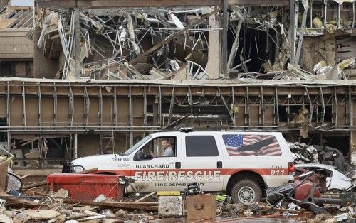 Un gran tornado devasta Oklahoma, en Estados Unidos