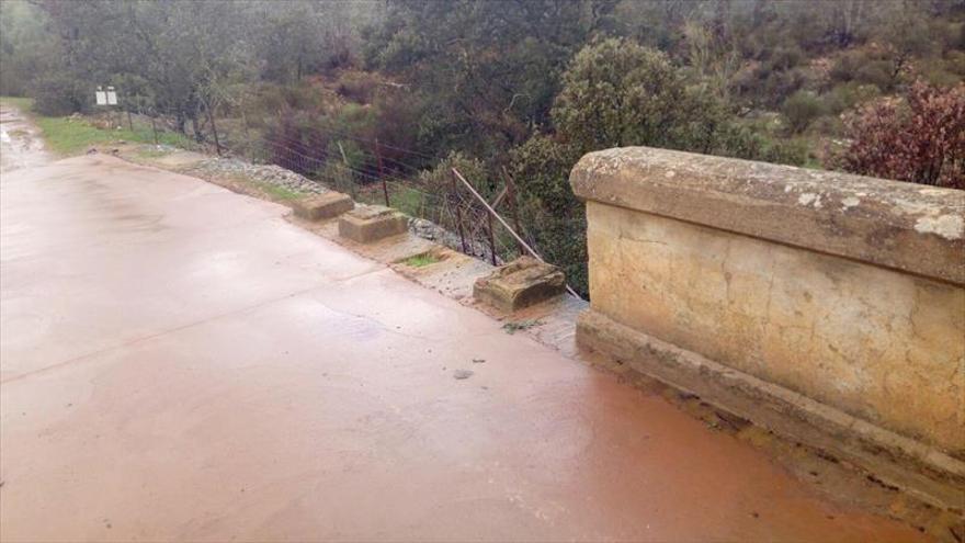 El puente de Santa Natalia sufre daños cuatro meses después de ser arreglado