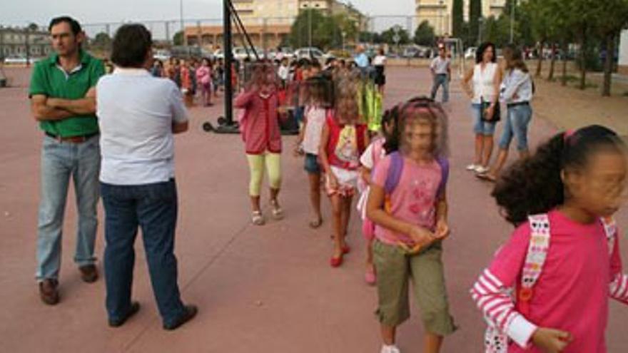 El nuevo curso escolar empieza con una leve caída de alumnos y 55 maestros más