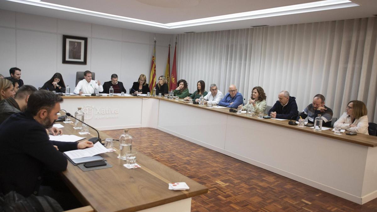Imagen de archivo de un pleno del Ayuntamiento de Xàtiva.