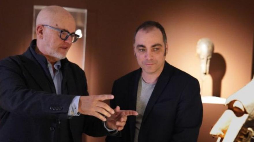Ángel Martín y Carlos Sampériz en la exposición. | DPH