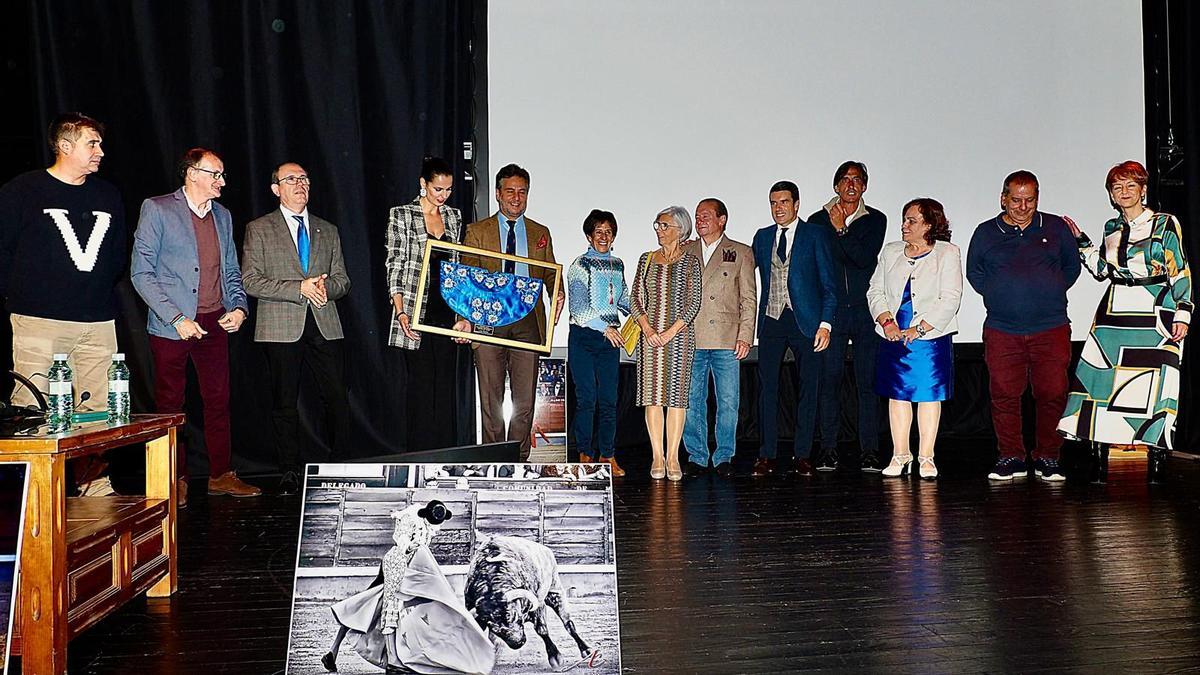 Integrantes del Club Taurino Torrejoncillano en una edición anterior.