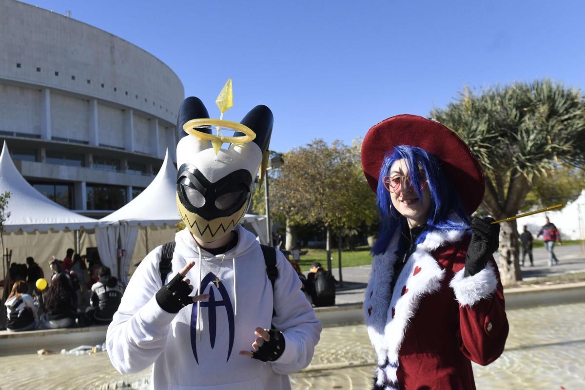 El recinto del Auditorio Victor Villegas se llenó de personajes de anime desde primera hora de la mañana