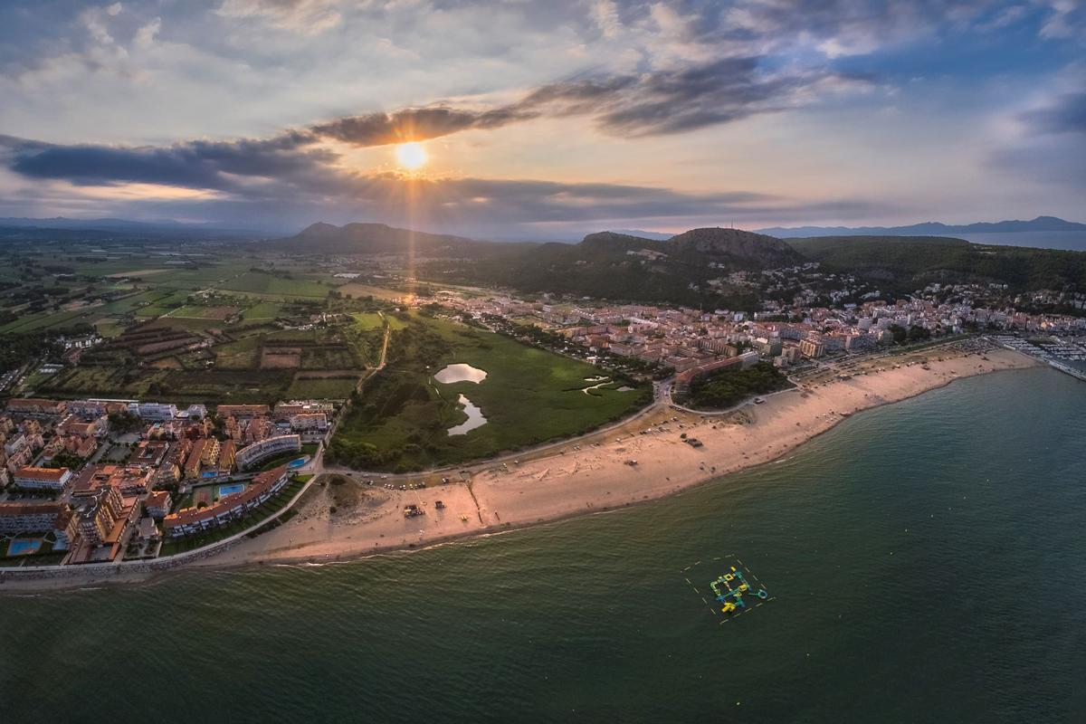Imágen panorámica de la playa de l'Estartit