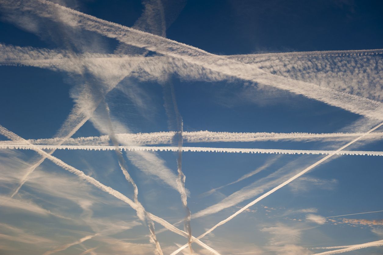 La teoría de la siembra de nubes toma como base los programas gubernamentales para intentar modificar las meteorología desde 1946