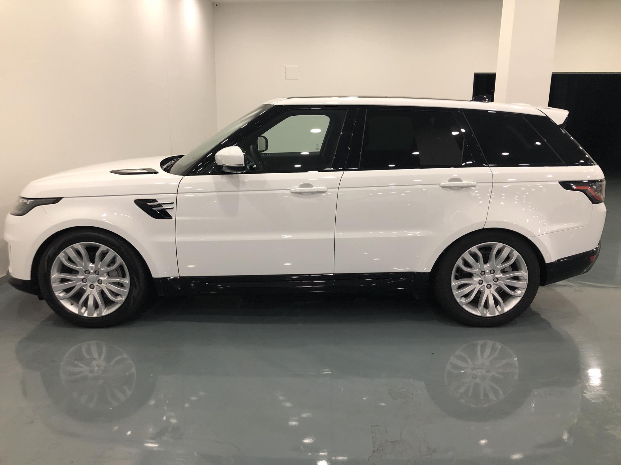 RANGE ROVER SPORT HSE 3.0 249CV matricula en 2020 Gerencia 5933 Kms.