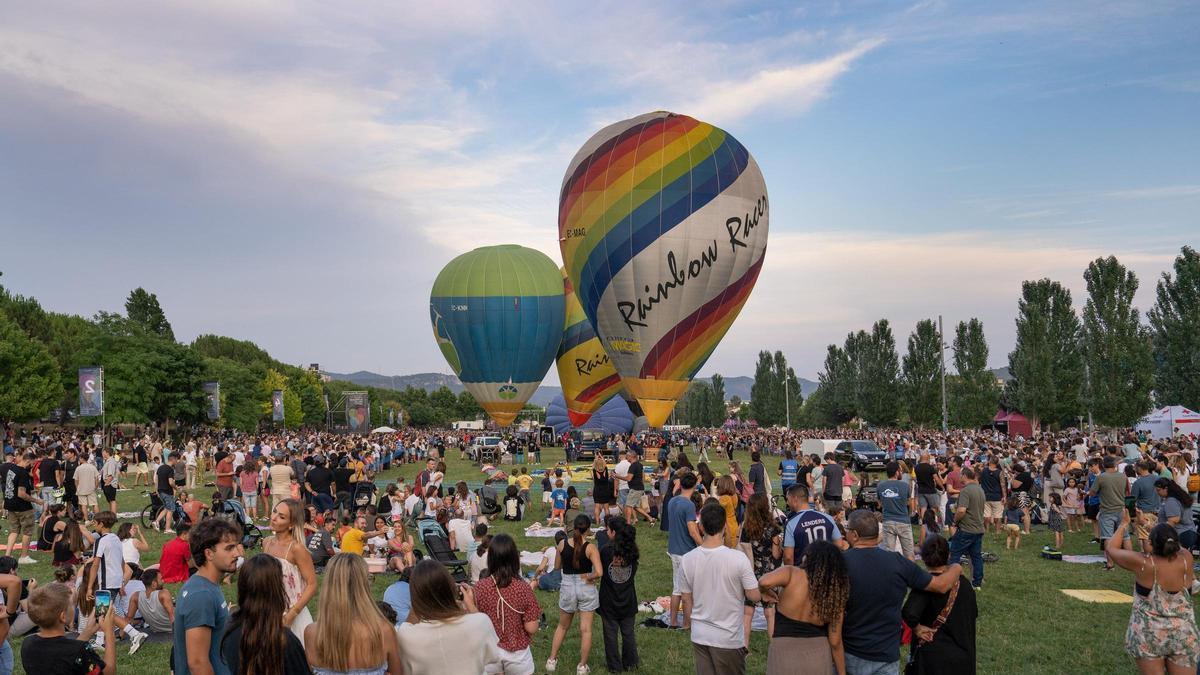 Enlairament de globus aerostàtics a Igualada