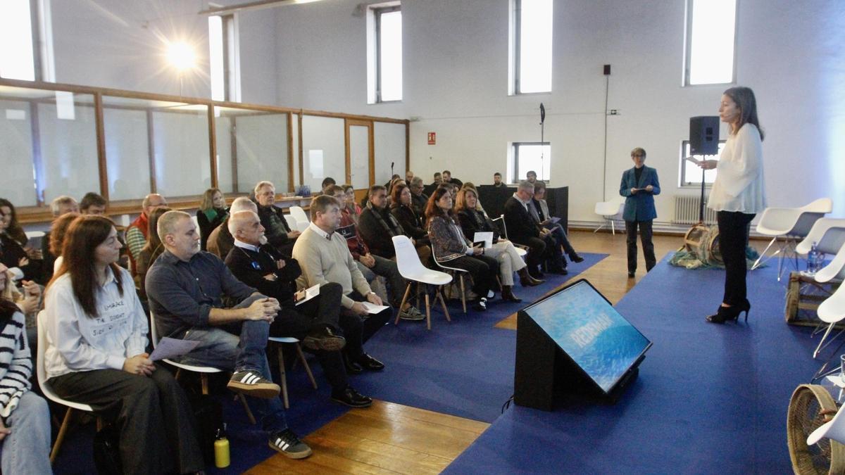 Un momento de la jornada desarrollada ayer en A Illa de Arousa.