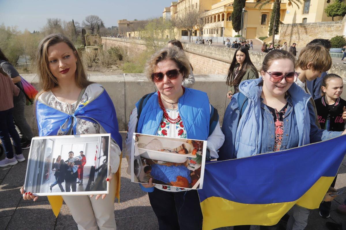 Ucranianos en Córdoba se reúnen para recordar cuatro años de guerra