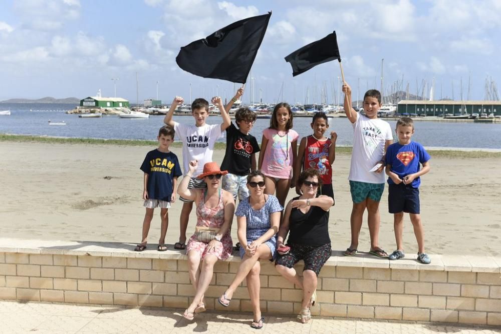 Protestas por el estado del Mar Menor en Los Nieto