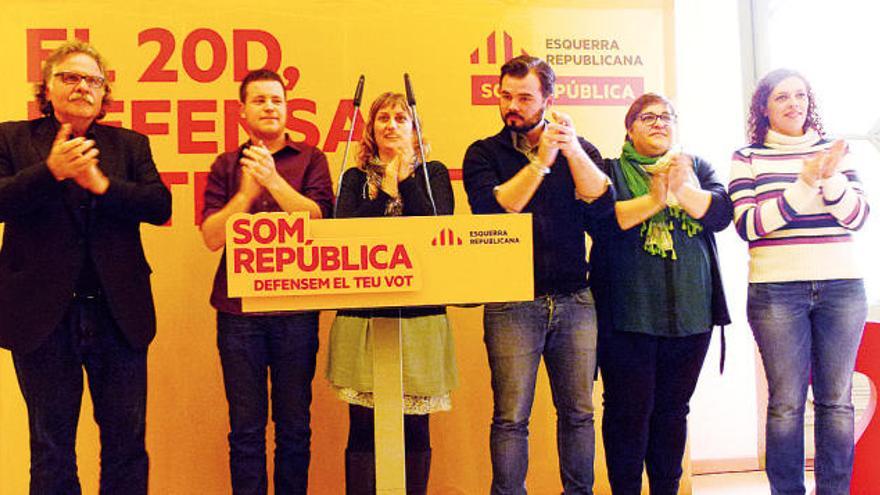 Tots els candidats d&#039;ERC de l&#039;Anoia, amb Joan Tardà i Gabriel Rufián, en l&#039;acte d&#039;ahir