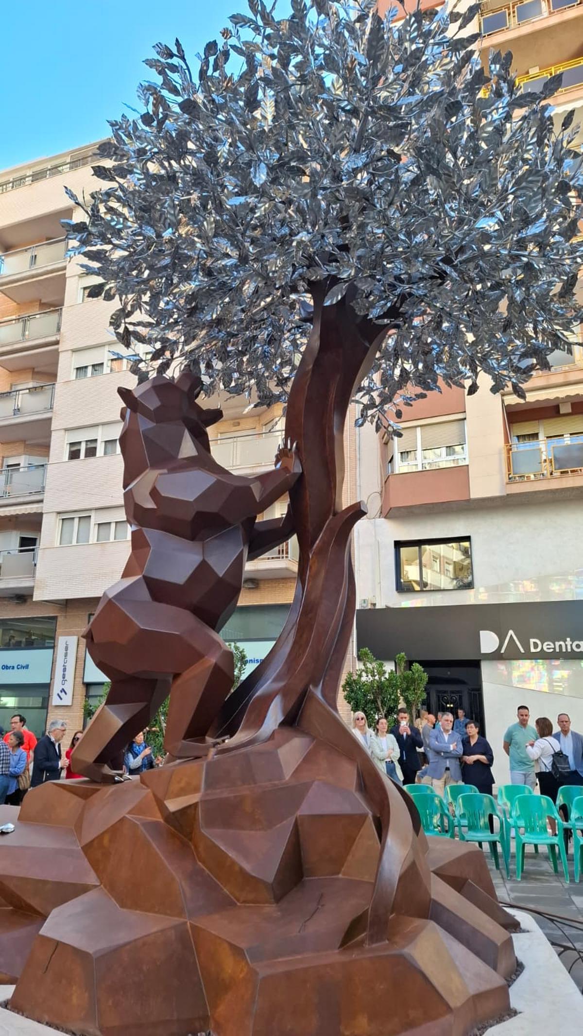 La escultura "Raíces del Alma".