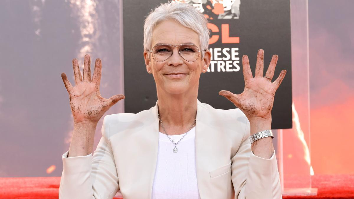 Jamie Lee Curtis en el Chinese Theatre esta semana, donde dejó sus huellas.