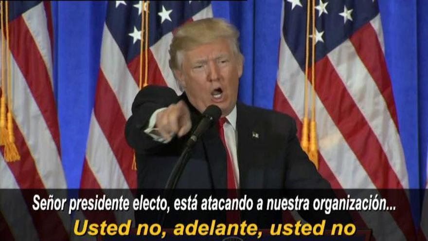 Trump manda callar a un periodista en su discurso