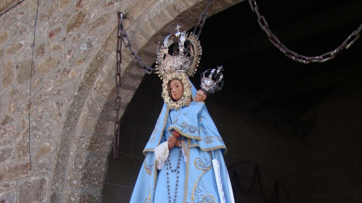 La Virgen de la Carballeda el día de su festividad. | Eusebio Rodríguez