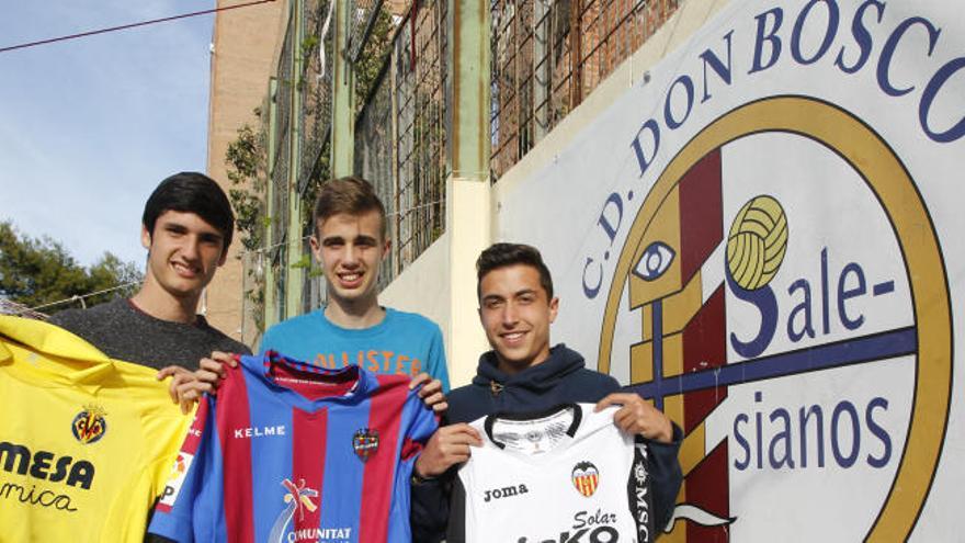 Adrián, Pablo y Jordi, juveniles de Don Bosco