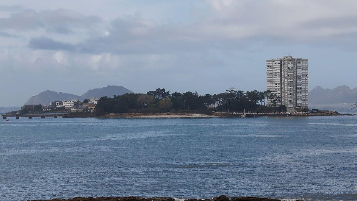 Isla de Toralla, vista desde tierra.