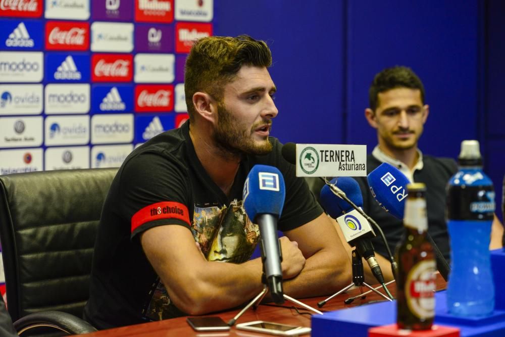 Presentación de los jugadores del Real Oviedo Jonathan Perira y Juan Carlos