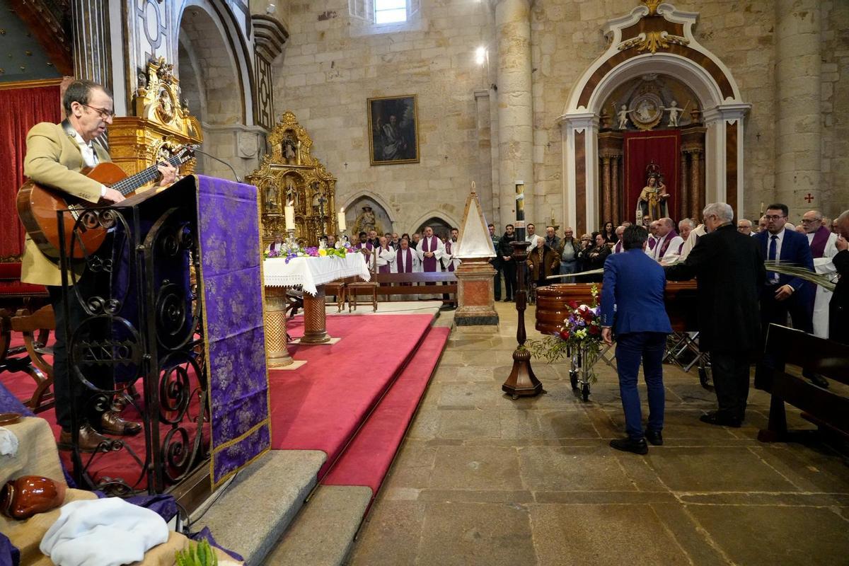 GALERÍA | La iglesia de San Ildefonso, abarrotada para despedir a José Ángel Rivera de las Heras