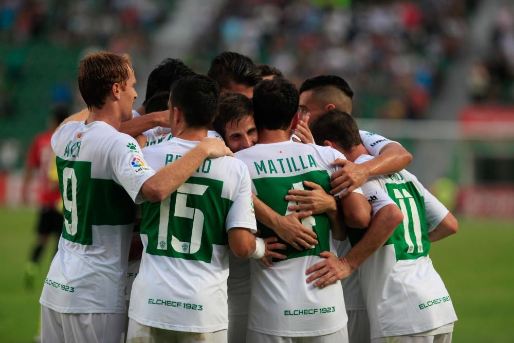 Elche y Nàstic empatan en el Martínez Valero