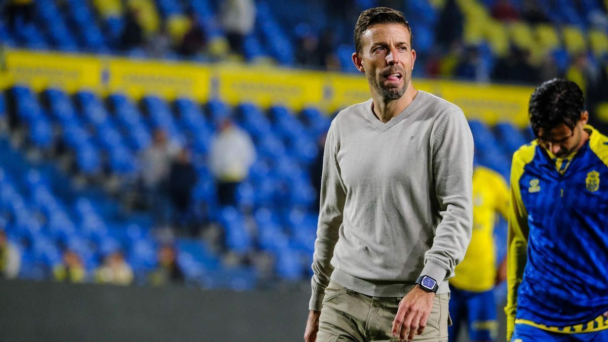Luis García sigue sin cobertura y en la UD Las Palmas asumen su marcha: «Éste se pira»
