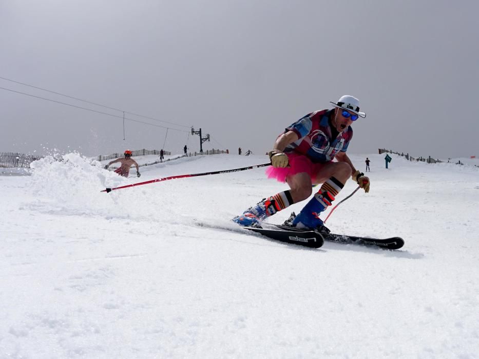 Masella tanca la temporada d'esquí amb màniga curta