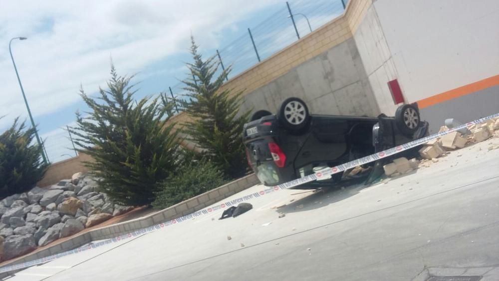 Herida una mujer al precipitarse su coche