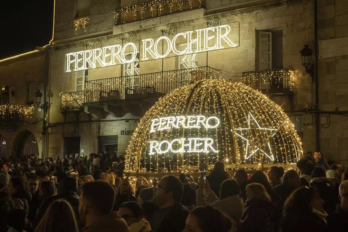 Iluminación de Ferrero Rocher el año pasado en Ribadavia