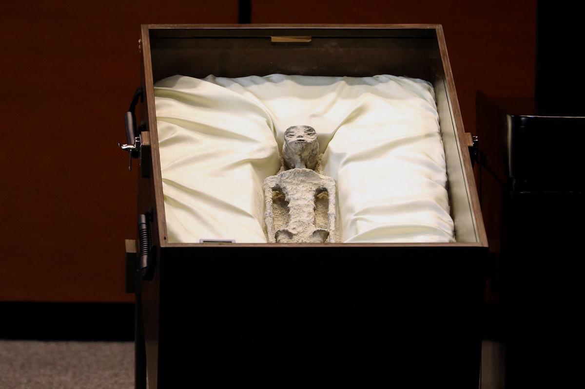 Presentan en México las momias de dos supuestos extraterrestres.