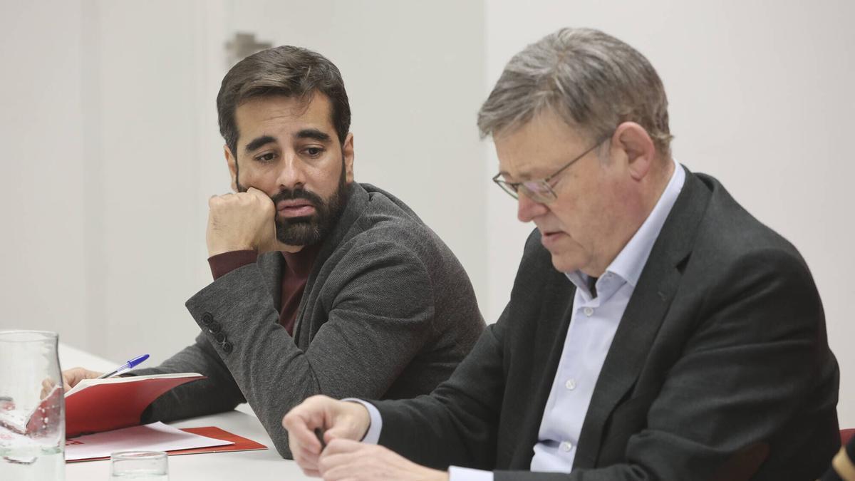 El actual síndic del PSPV, José Muñoz, junto al expresident Ximo Puig, en una imagen de archivo.