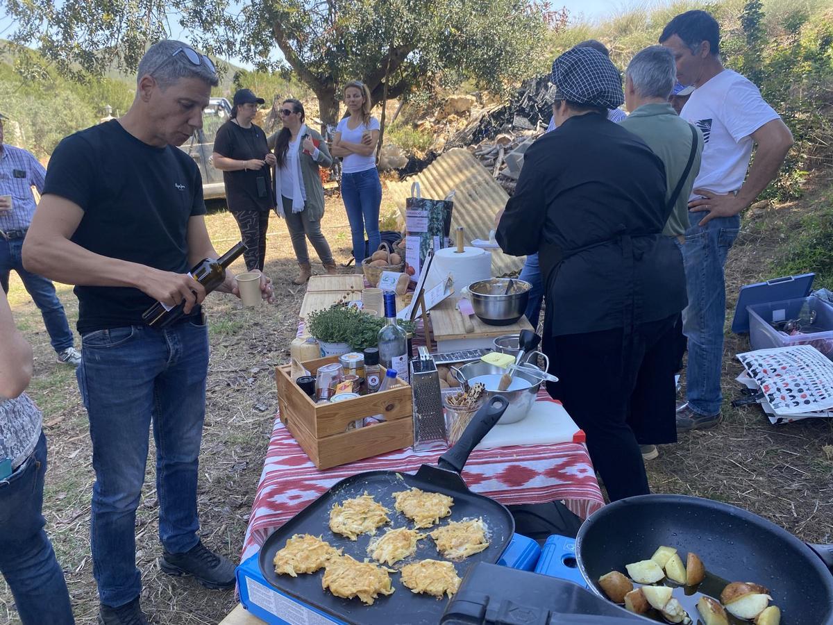Galería: Así ha sido la presentación de la campaña de la 'patata vermella eivissenca' en Es Figueral Galería: Así ha sido la presentación de la campaña de la 'patata vermella eivissenca' en Es Figueral