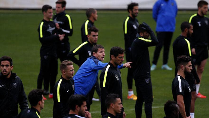 Imagen del entrenamiento de ayer en La Rosaleda, último antes del encuentro de hoy en San Mamés.