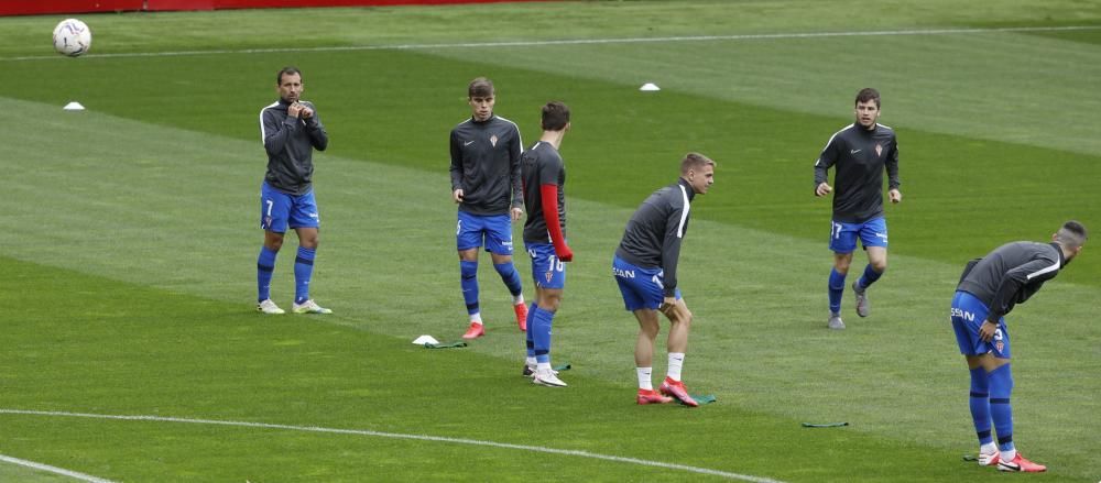 El partido entre el Sporting y la Ponferradina, en imágenes