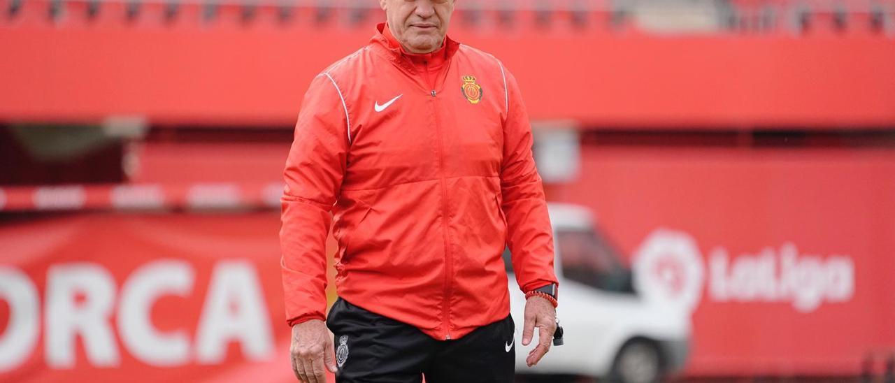 Javier Aguirre, durante su primer entrenamiento con el Mallorca.