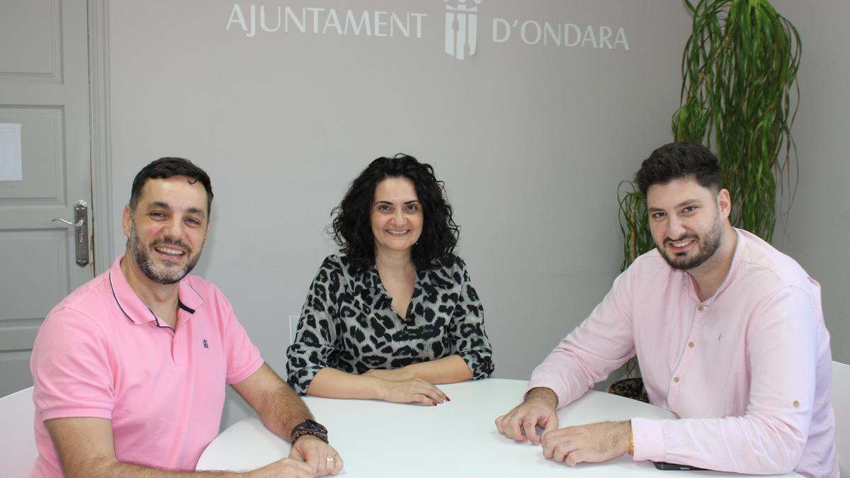 El alcalde, José Ramiro, y los Concejales de Educación, Rosa Ana Marí, y de Juventud, Jordi Ruiz