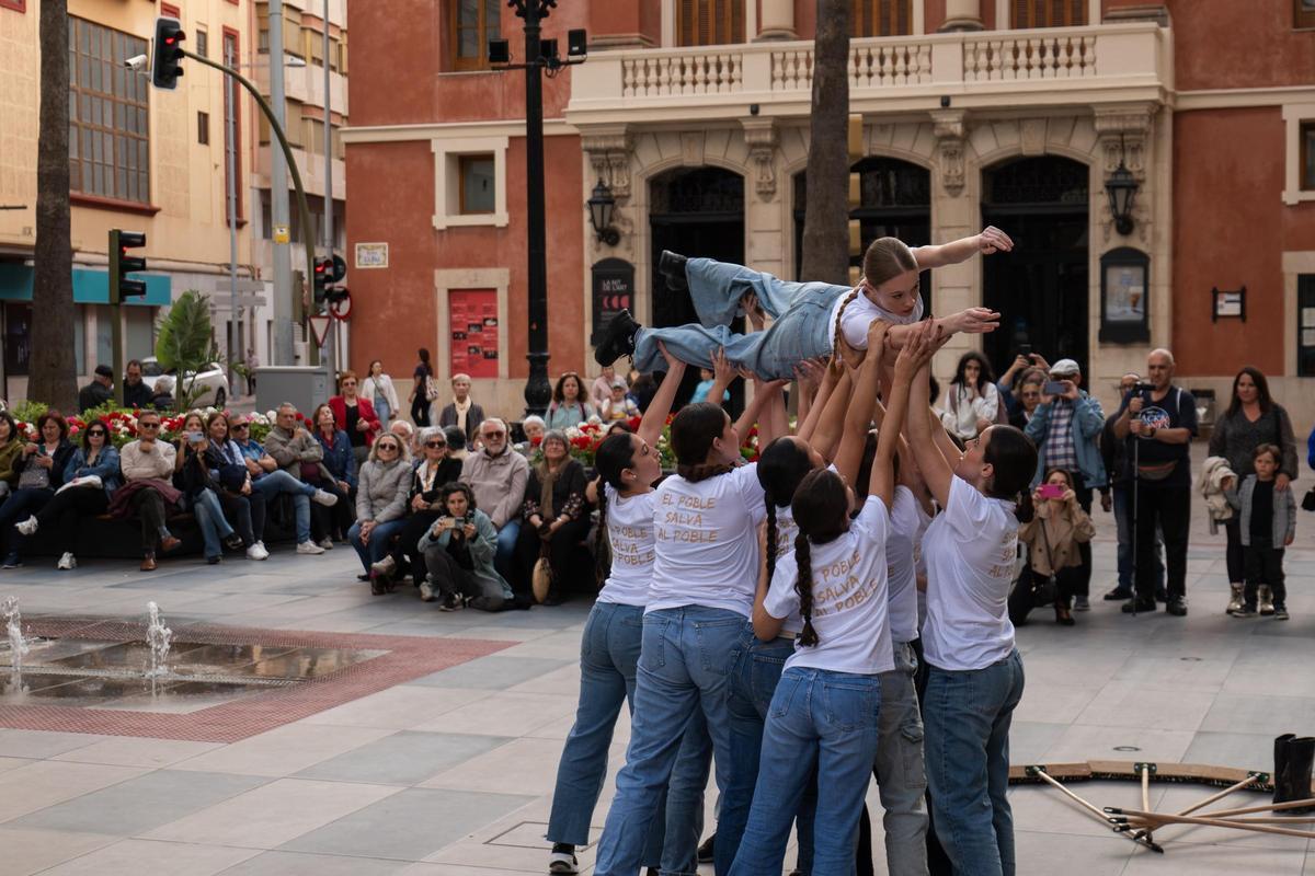 Uns dels actes de la programació de La Nit de l’Art de Castelló en la Plaça de la Pau en una foto de arxiu.