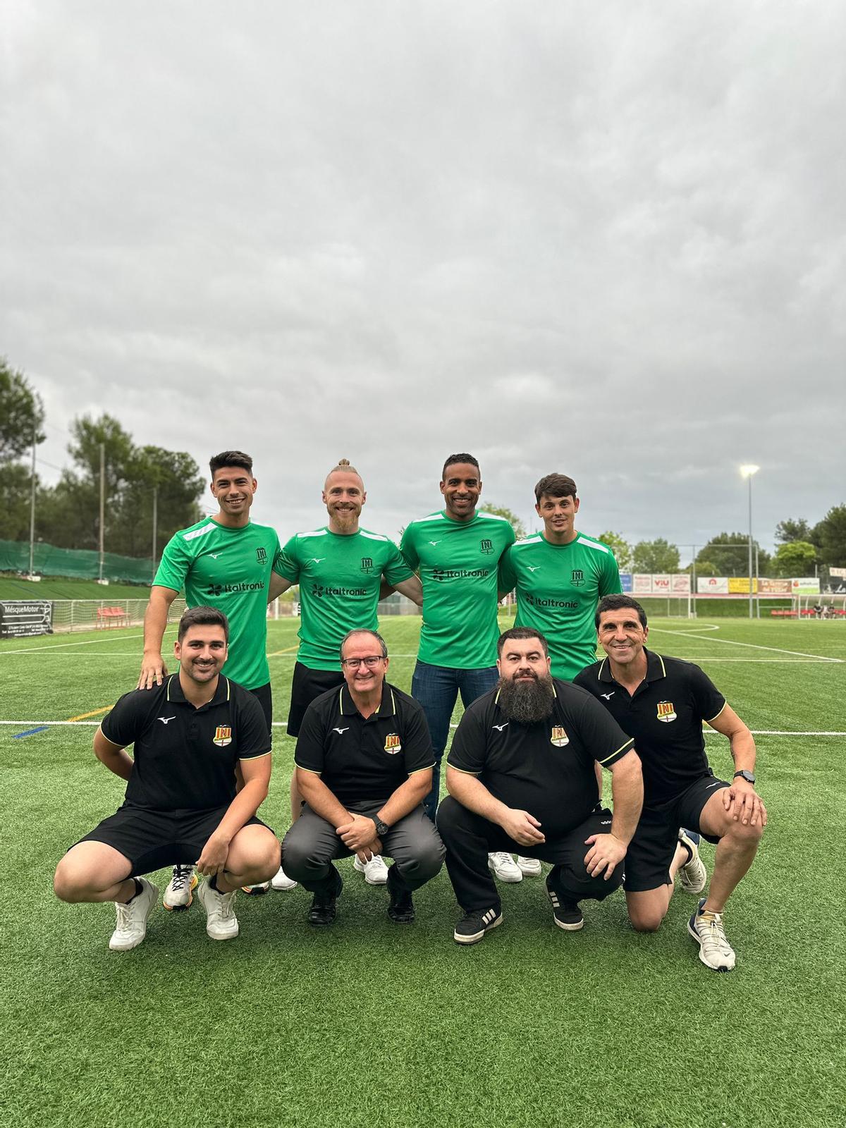 Els membres del cos tècnic del primer equip del FC Pirinaica malden per igualar o superar les prestacions que fa oferir l'equip l'exercici passat
