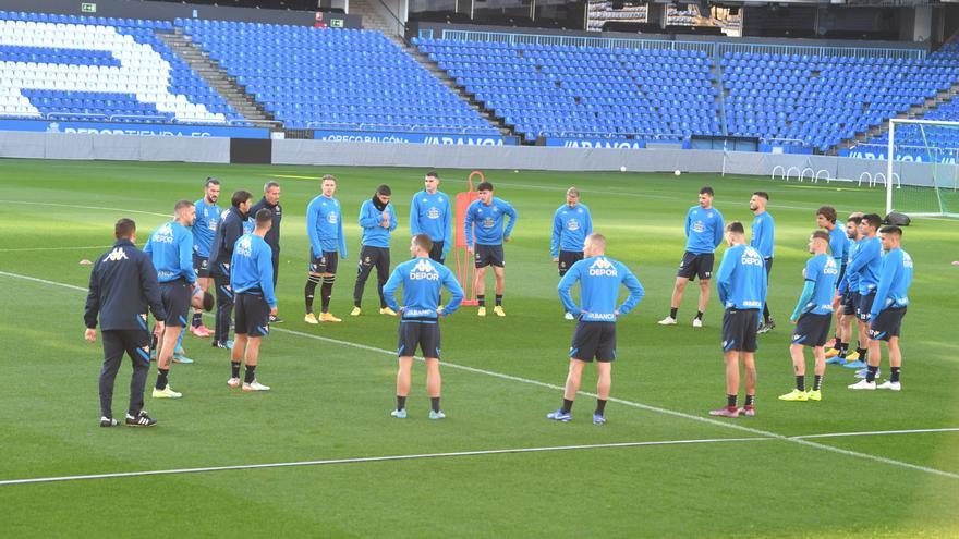 Toda la plantilla convocada para la final ante el Córdoba