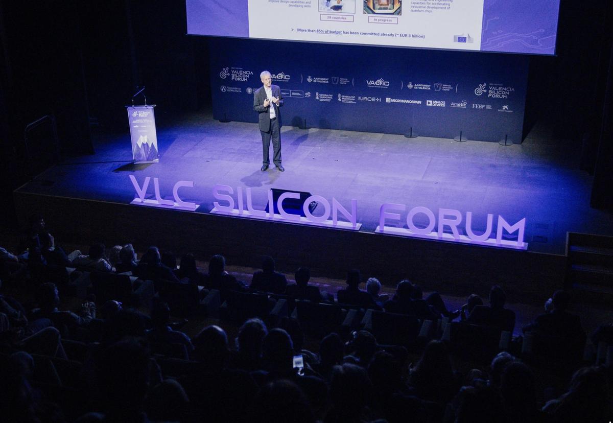 Arian Zwegers, jefe de la unidad de microelectrónica y fotónica de la Comisión Europea.