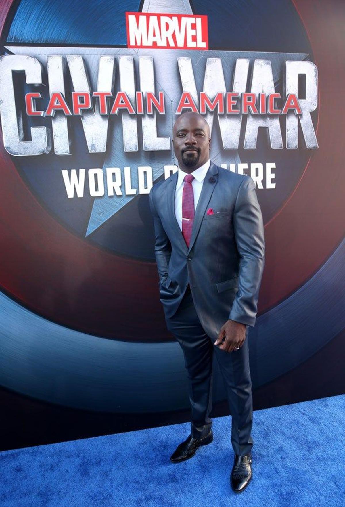 Mike Colter, en la première de Capitán América: Civil War en Los Ángeles.