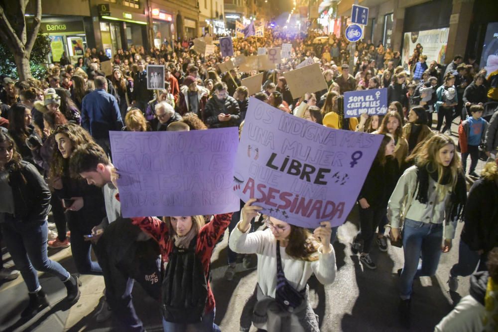 GALERIA | Manifestació feminista pel 8M a Manresa