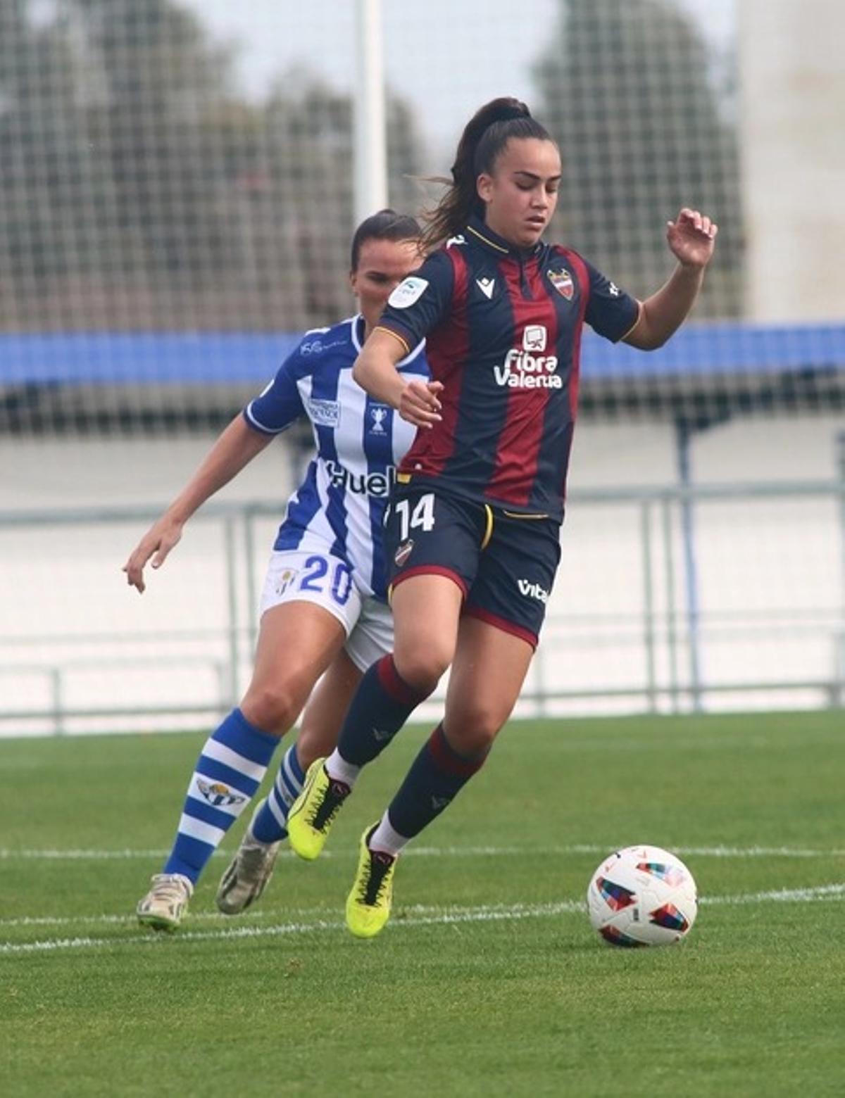 Daniela Arques en el empate 1-1 ante el Sporting de Huelva