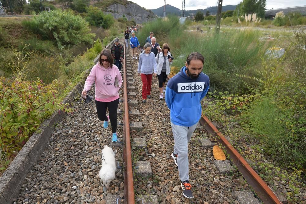 Una movilización vecinal entre Soutomaior y Vilaboa contó con la participación de sus alcaldes.