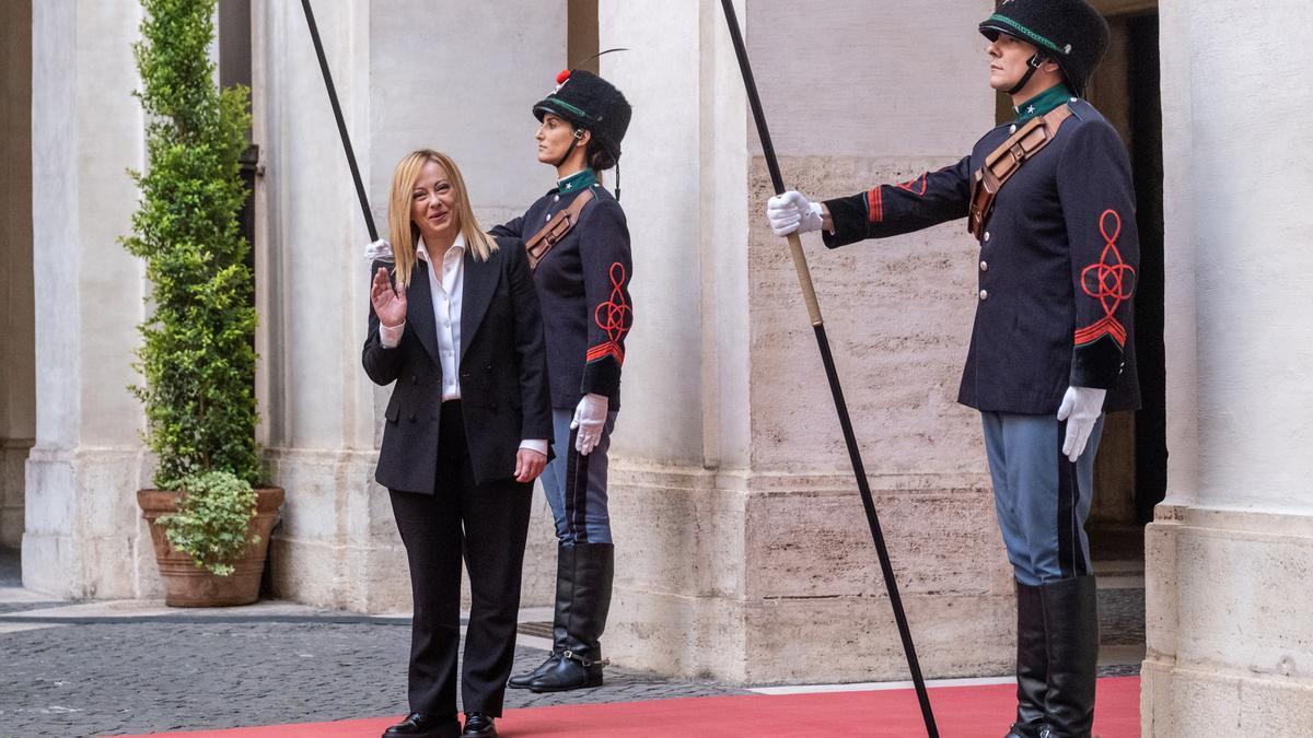 Giorgia Meloni en el palacio Chigi.